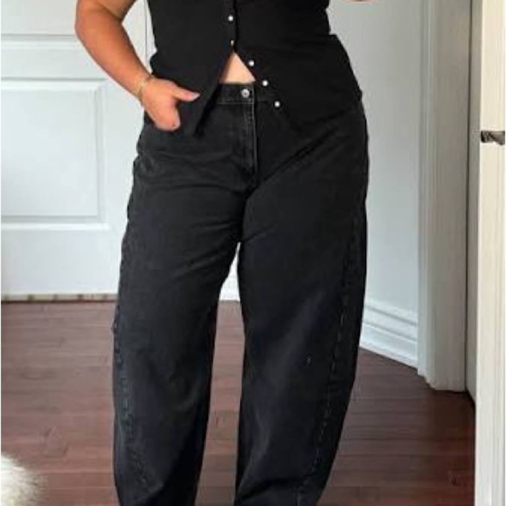Abercrombie & Fitch Mid-Rise Barrel Jeans